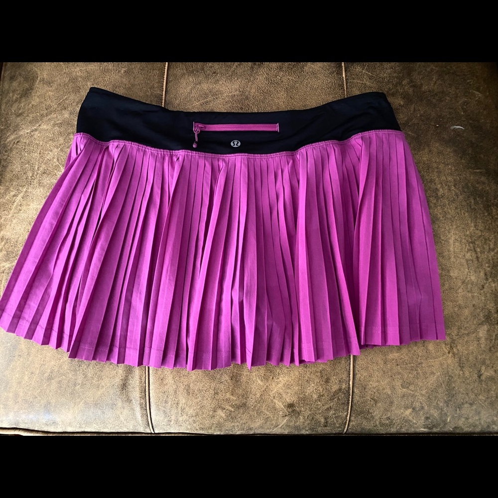 LULULEMON ATHLETICA- Pleated skort, size 10